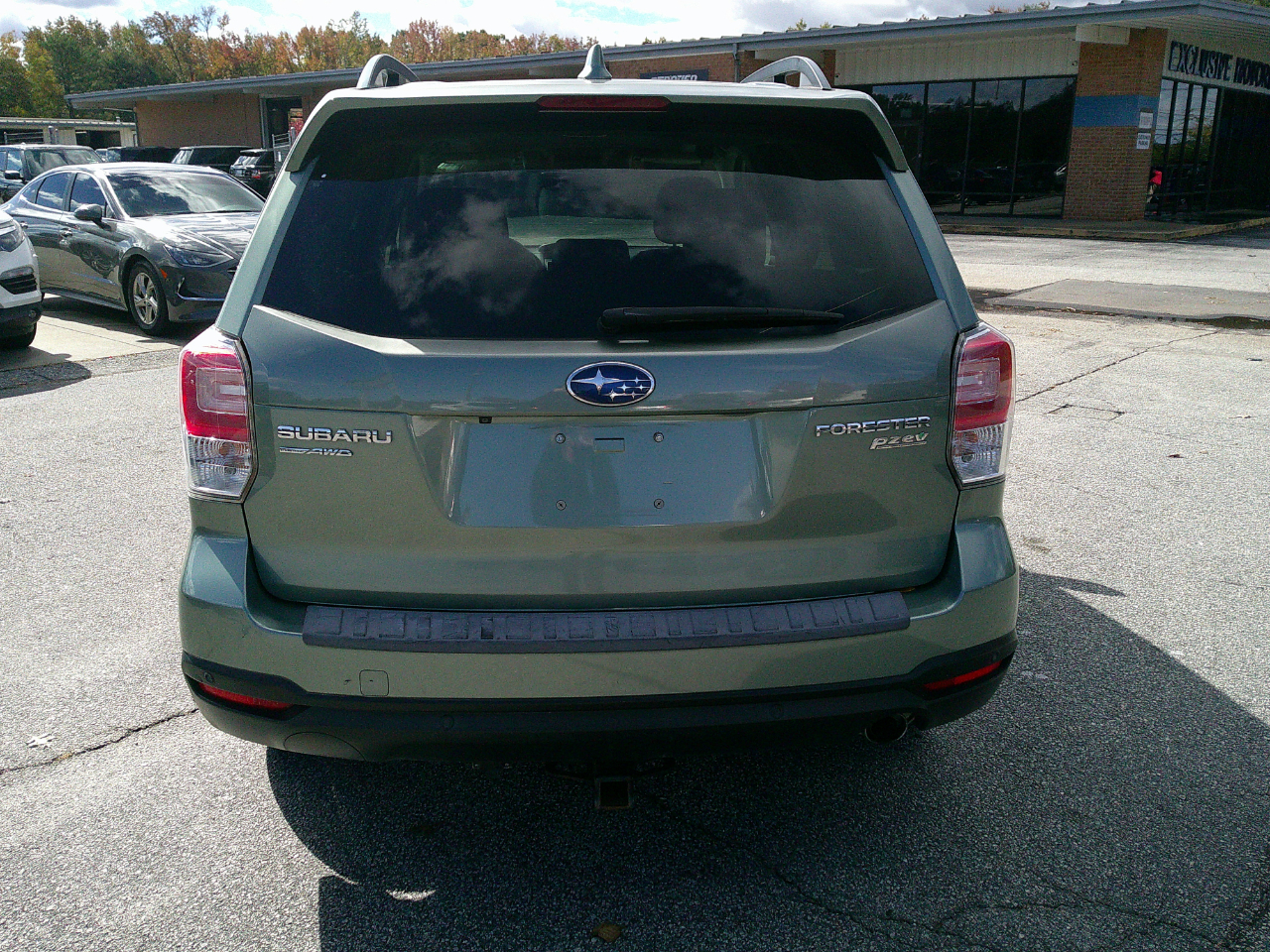 Subaru Forester 2.5i Touring CVT 2017 Subaru Forester 2.5i Touring CVT 2017