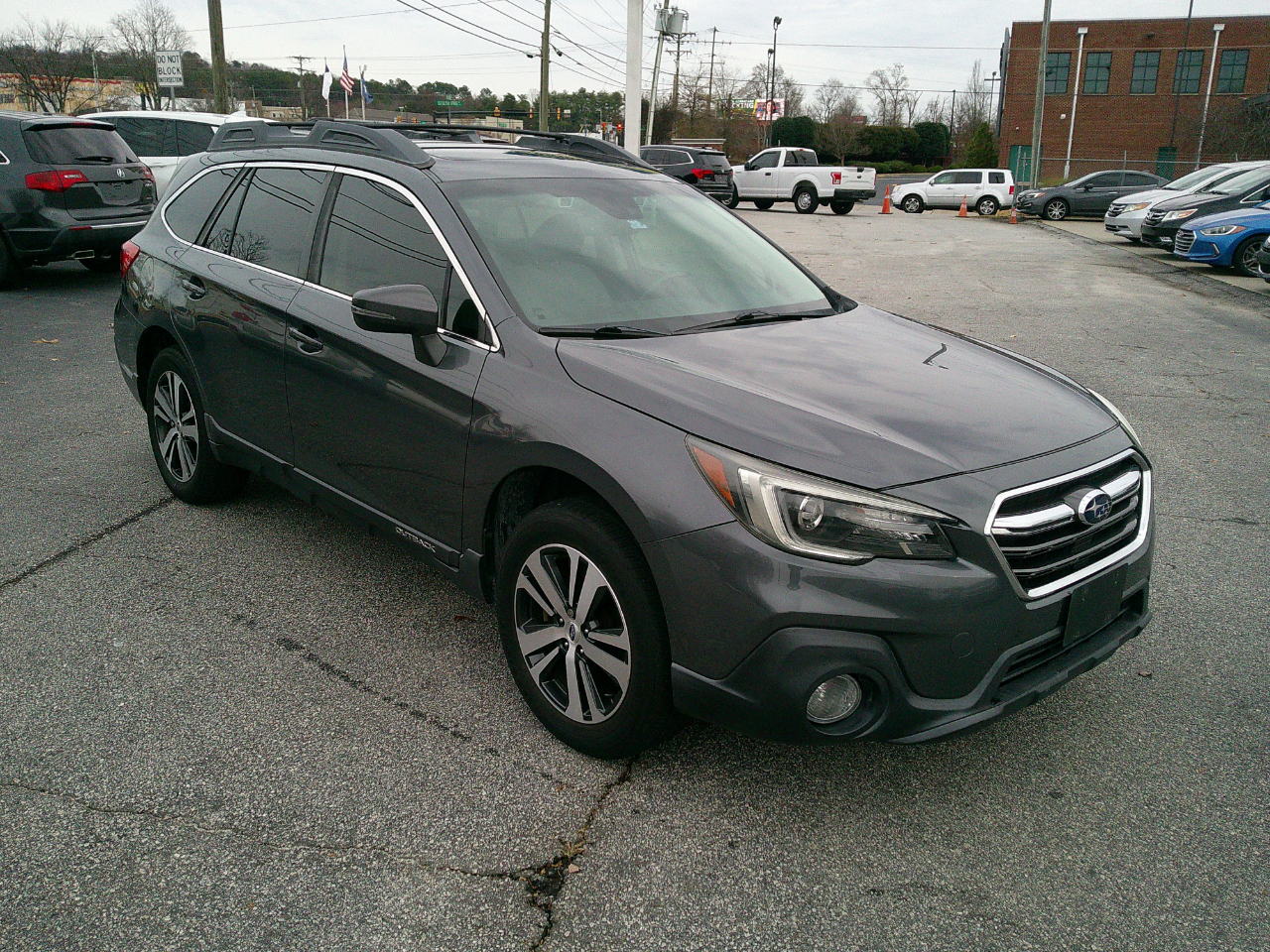 2018 Subaru Outback Limited's photo