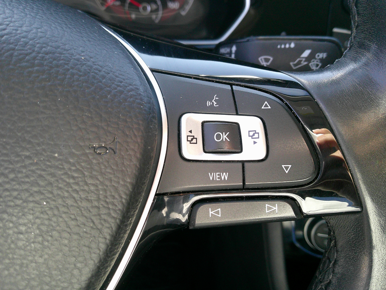 Volkswagen Jetta R-Line Auto w/SULEV 2019