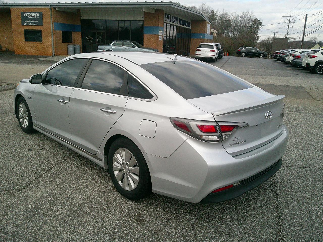 Hyundai Sonata Hybrid 4dr Sdn SE 2016
