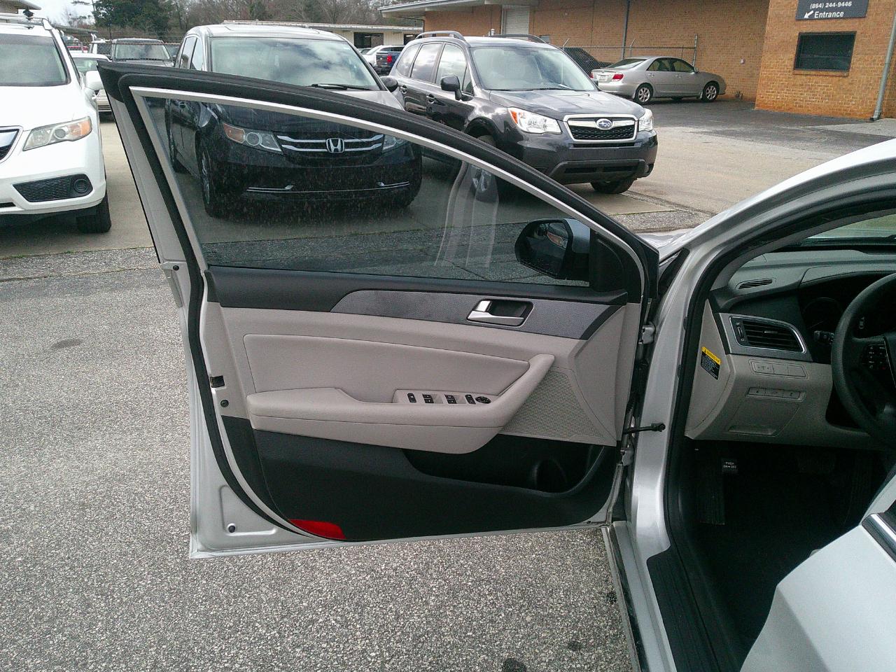 Hyundai Sonata Hybrid 4dr Sdn SE 2016