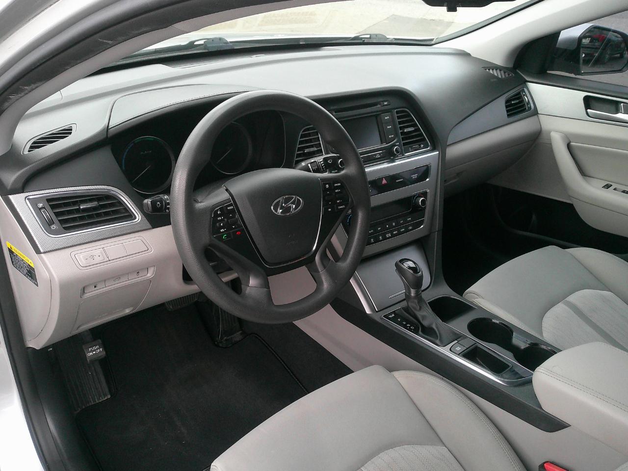 Hyundai Sonata Hybrid 4dr Sdn SE 2016