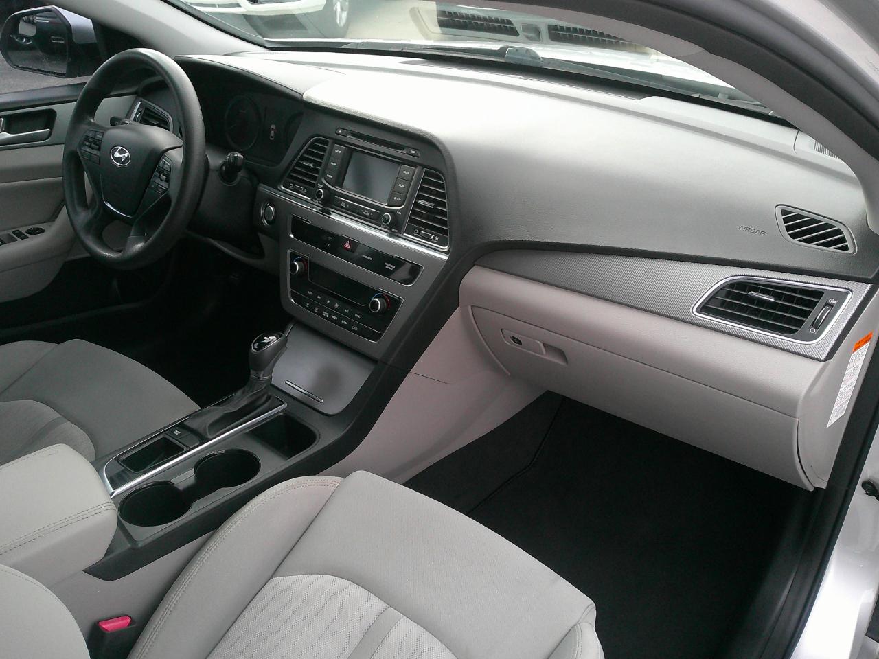 Hyundai Sonata Hybrid 4dr Sdn SE 2016