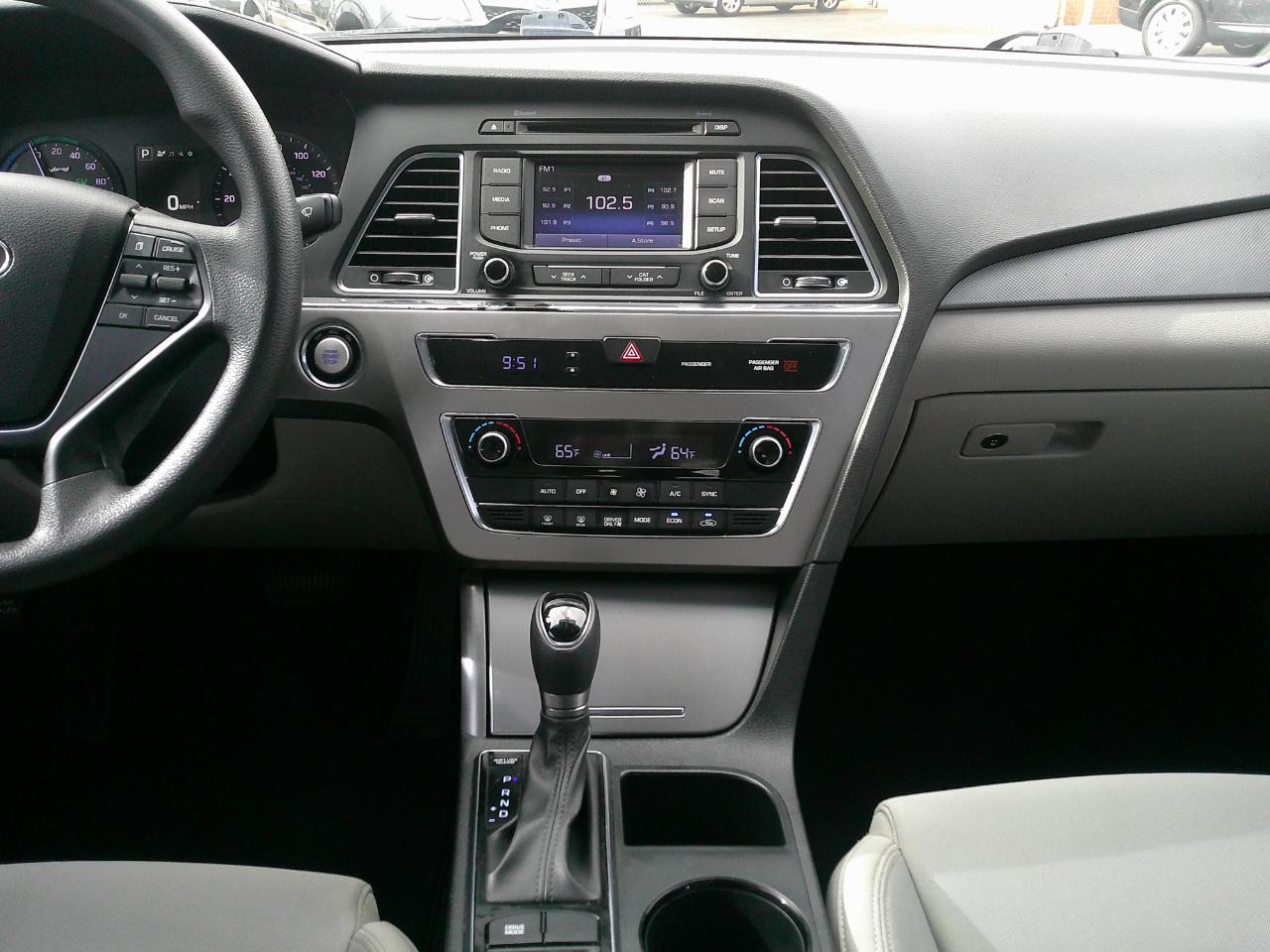 Hyundai Sonata Hybrid 4dr Sdn SE 2016