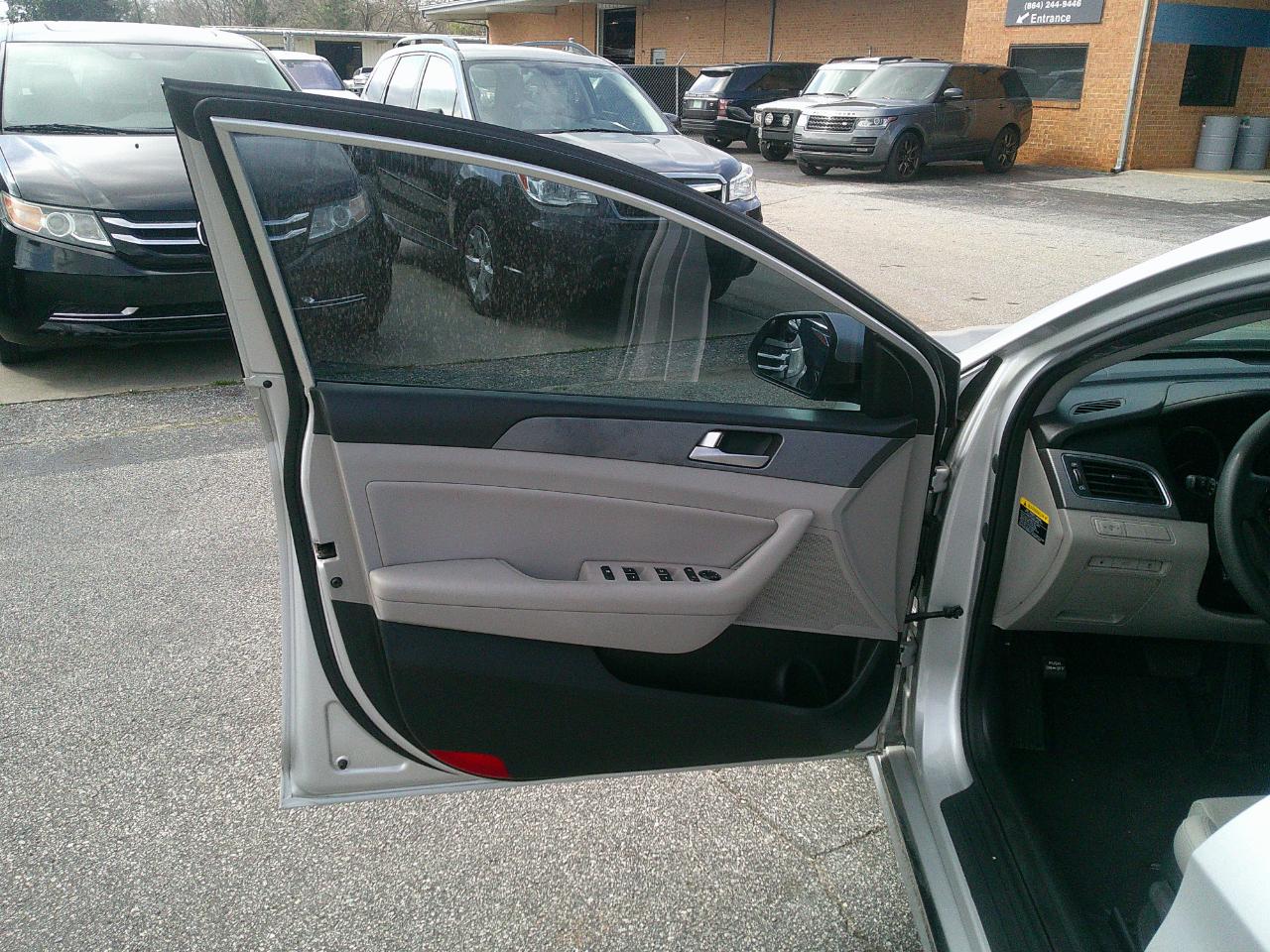 Hyundai Sonata Hybrid 4dr Sdn SE 2016