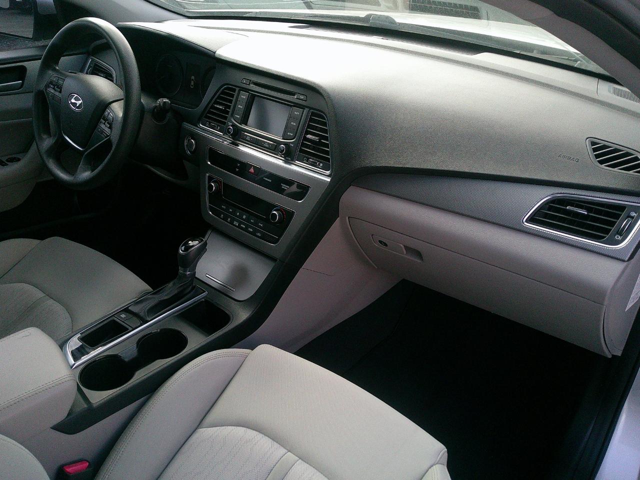 Hyundai Sonata Hybrid 4dr Sdn SE 2016