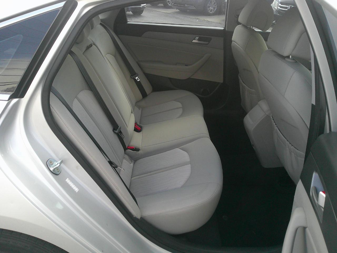 Hyundai Sonata Hybrid 4dr Sdn SE 2016