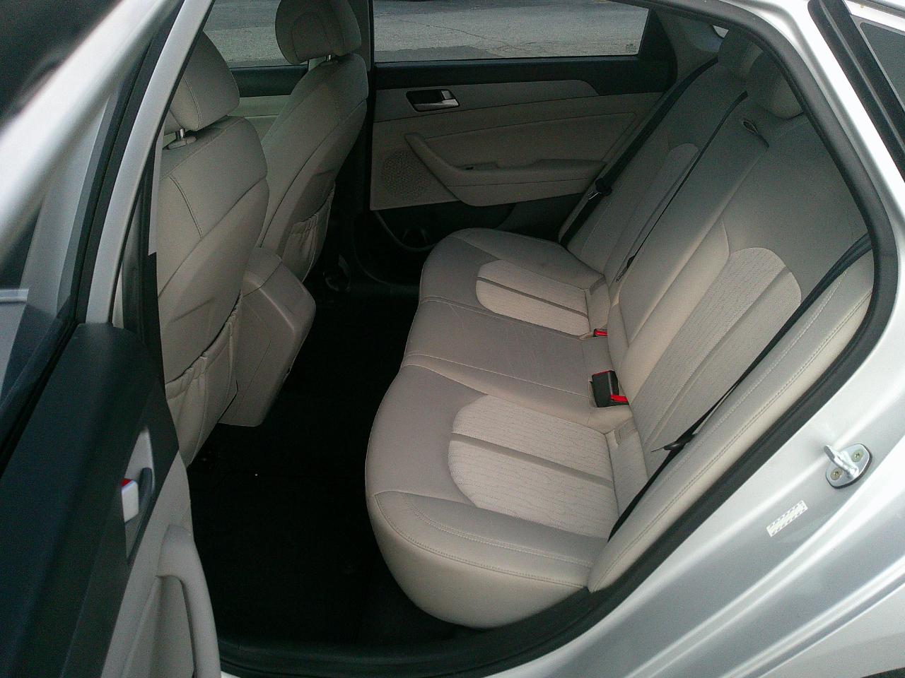 Hyundai Sonata Hybrid 4dr Sdn SE 2016