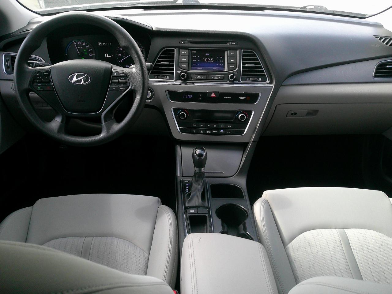 Hyundai Sonata Hybrid 4dr Sdn SE 2016