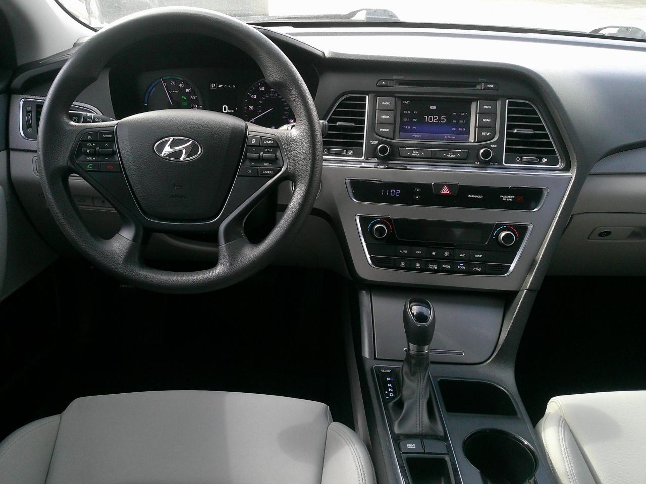 Hyundai Sonata Hybrid 4dr Sdn SE 2016