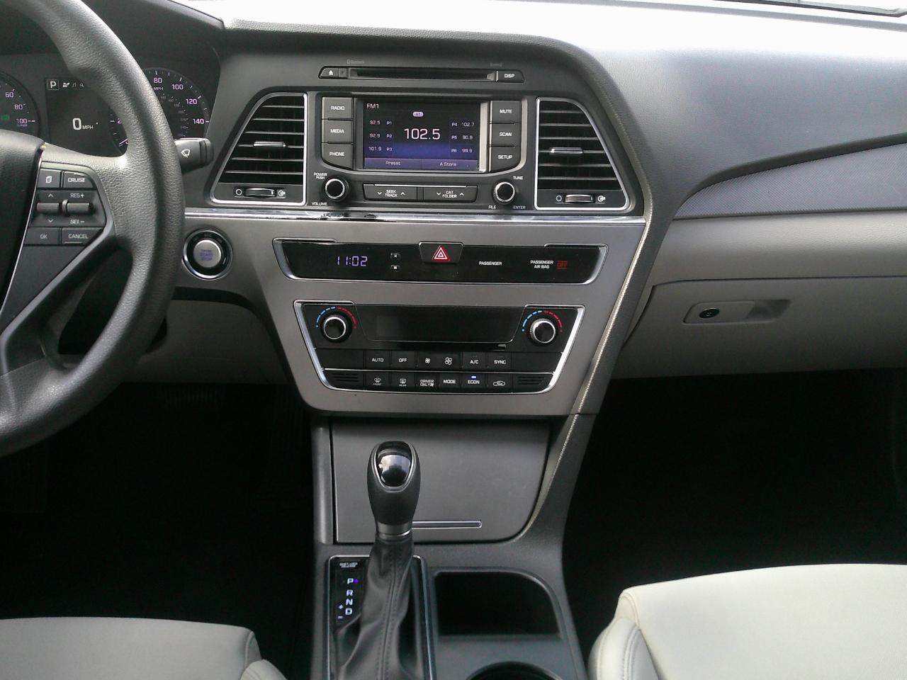 Hyundai Sonata Hybrid 4dr Sdn SE 2016