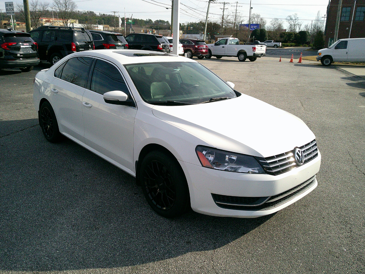 2012 Volkswagen Passat SE's photo