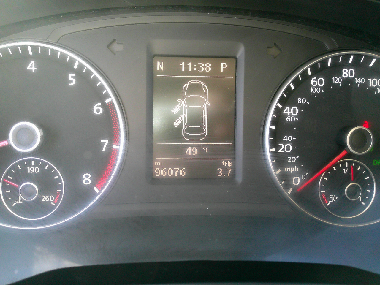 Volkswagen Passat 4dr Sdn 1.8T Auto SE w/Sunroof & Nav 2014