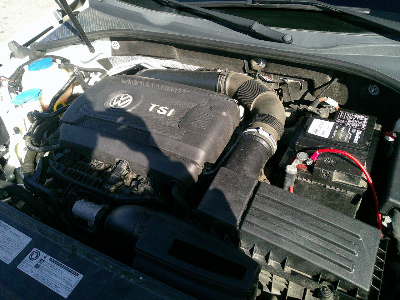 Volkswagen Passat 4dr Sdn 1.8T Auto SE w/Sunroof & Nav 2014