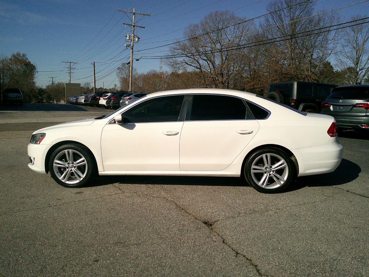 Volkswagen Passat 4dr Sdn 1.8T Auto SE w/Sunroof & Nav 2014