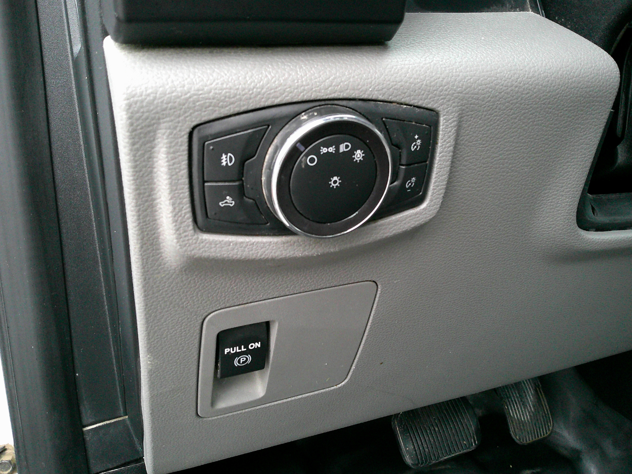 Ford F-150 XL 2WD Reg Cab 8' Box 2019