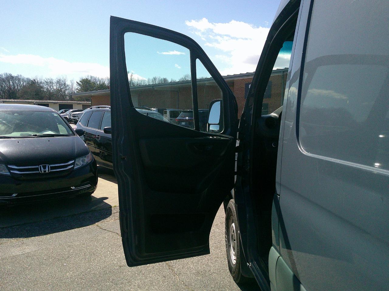 Mercedes-Benz Sprinter Van 2500 High Roof V6 170" RWD 2019