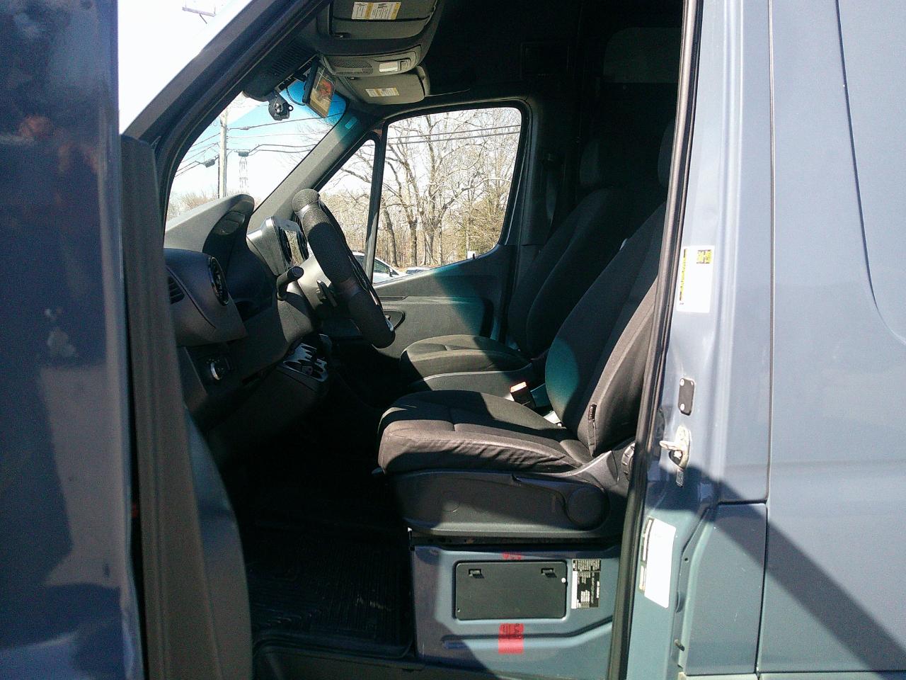 Mercedes-Benz Sprinter Van 2500 High Roof V6 170" RWD 2019