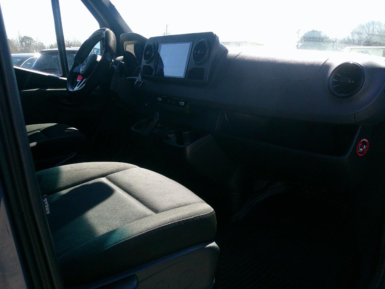 Mercedes-Benz Sprinter Van 2500 High Roof V6 170" RWD 2019