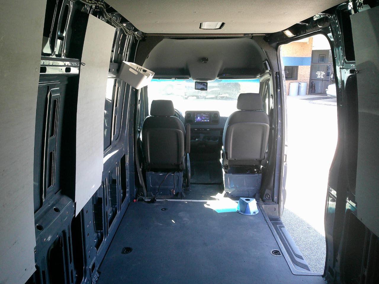 Mercedes-Benz Sprinter Van 2500 High Roof V6 170" RWD 2019