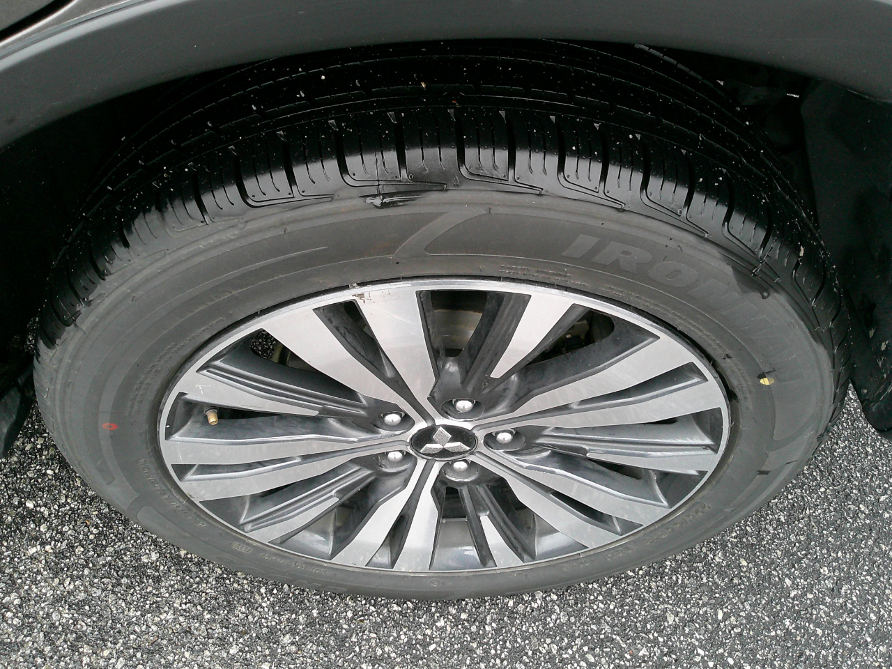 Mitsubishi Outlander SEL FWD 2020