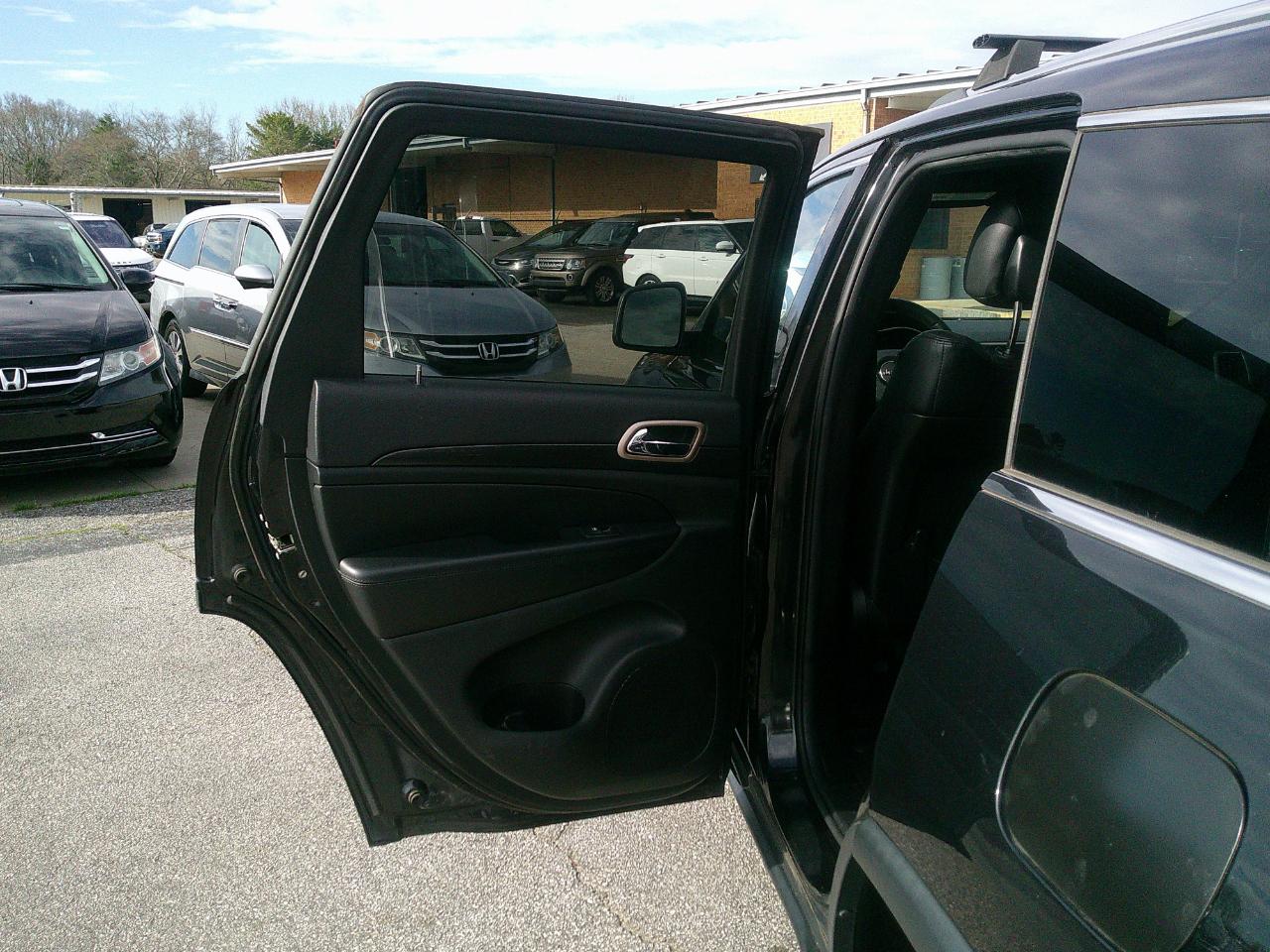 Jeep Grand Cherokee RWD 4dr Laredo 2015