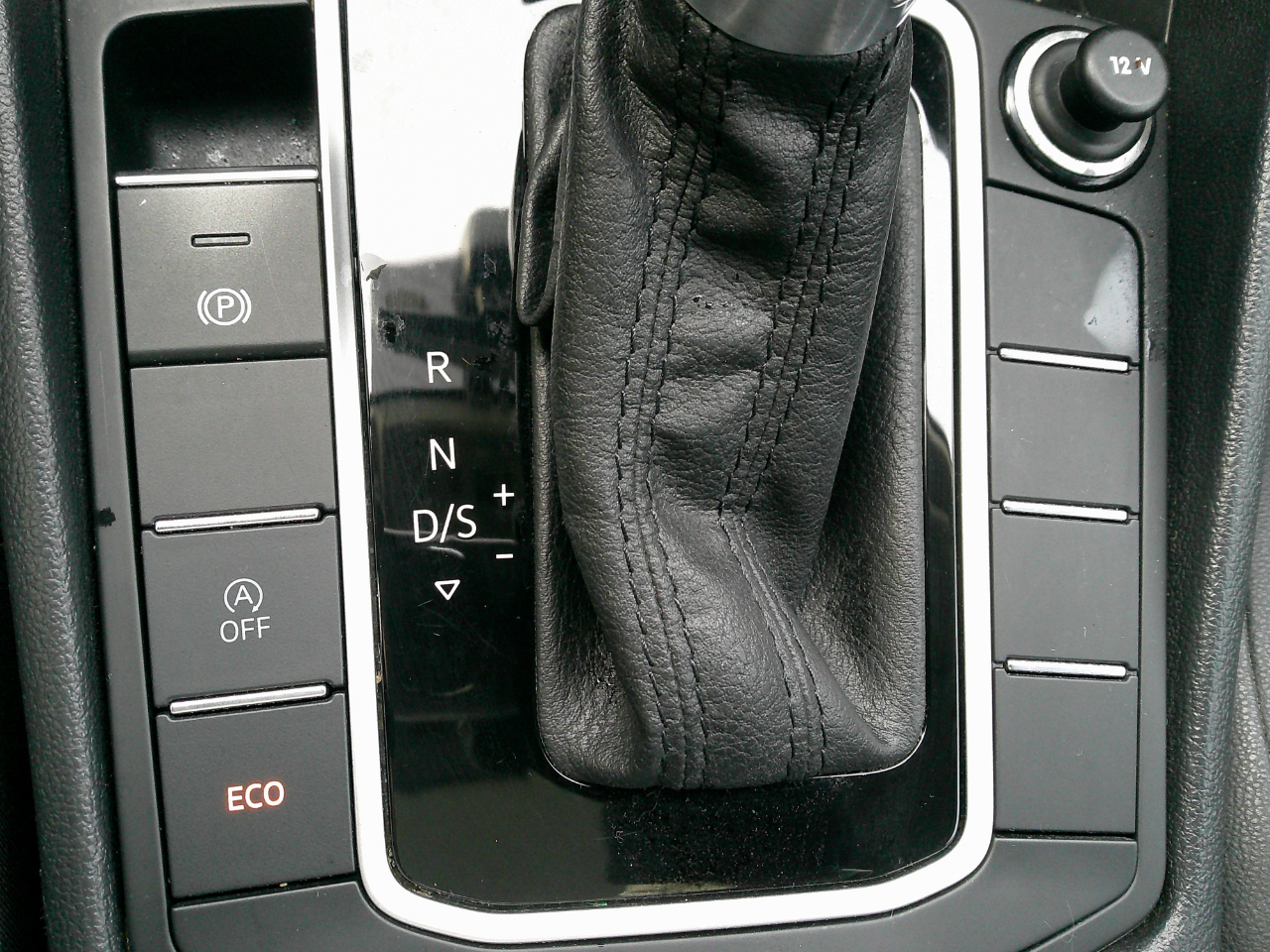 Volkswagen Jetta R-Line Auto w/ULEV 2019