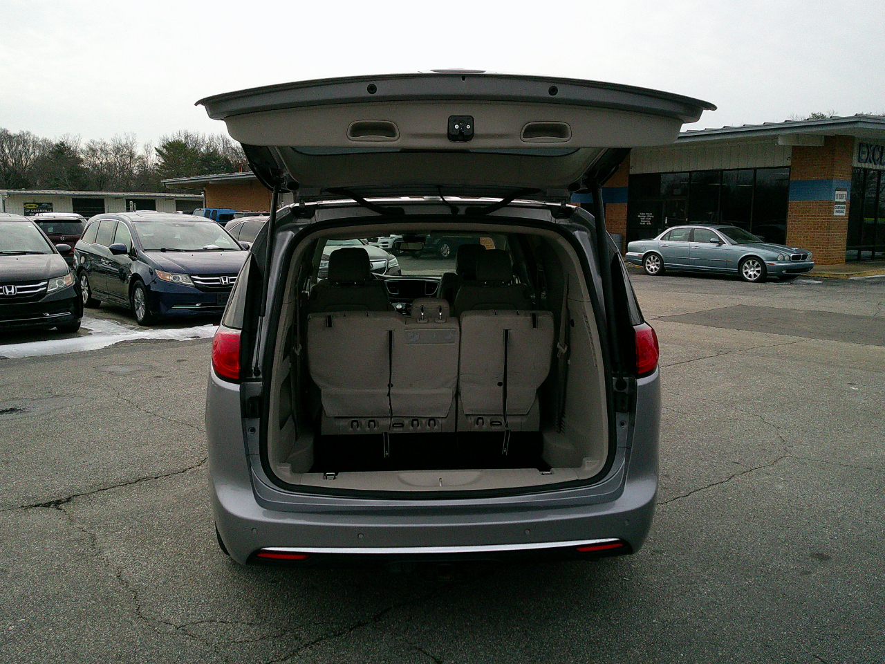 Chrysler Pacifica Touring L Plus FWD 2018