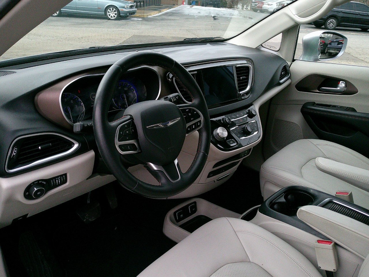 Chrysler Pacifica Touring L Plus FWD 2018