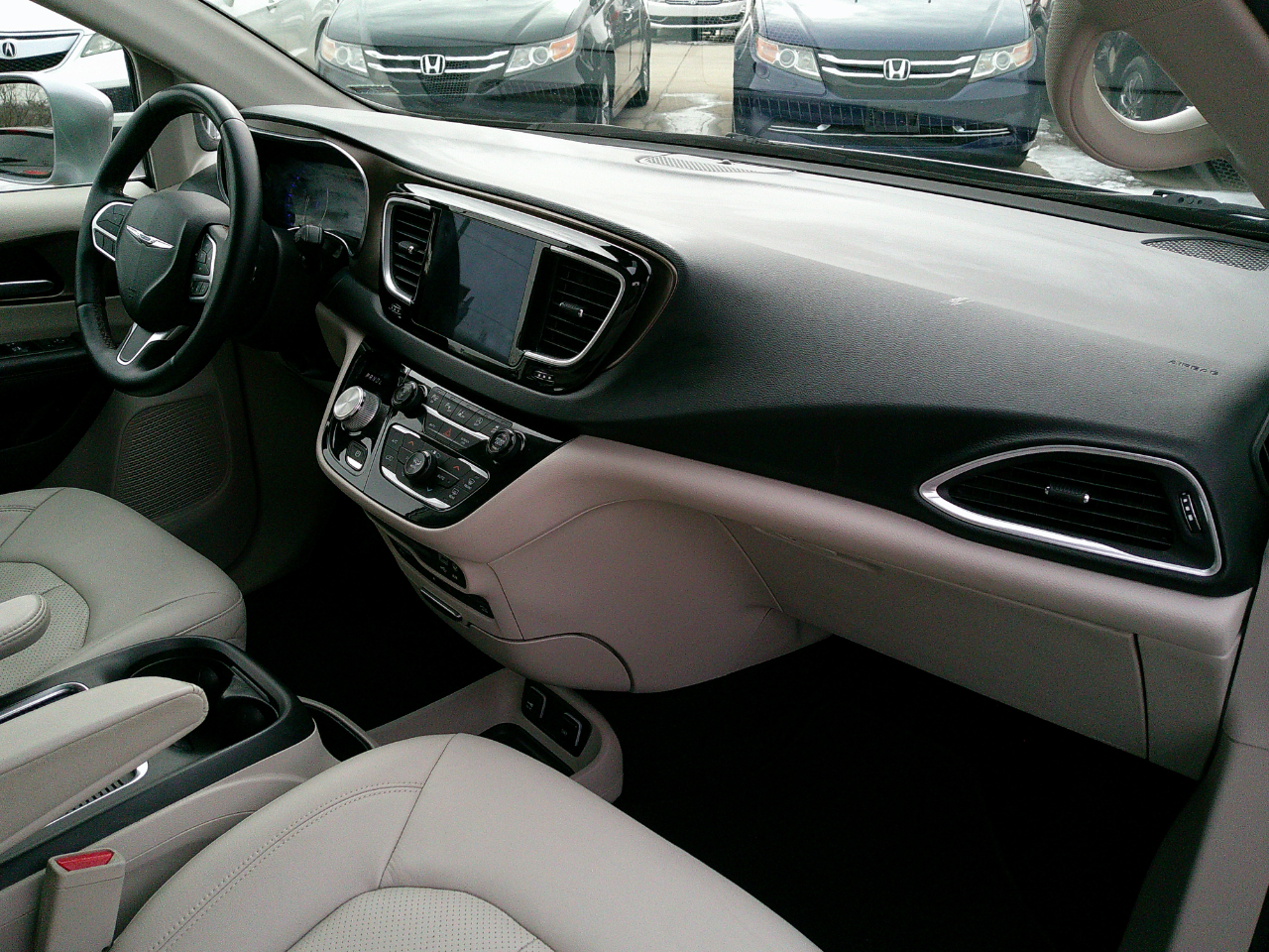 Chrysler Pacifica Touring L Plus FWD 2018