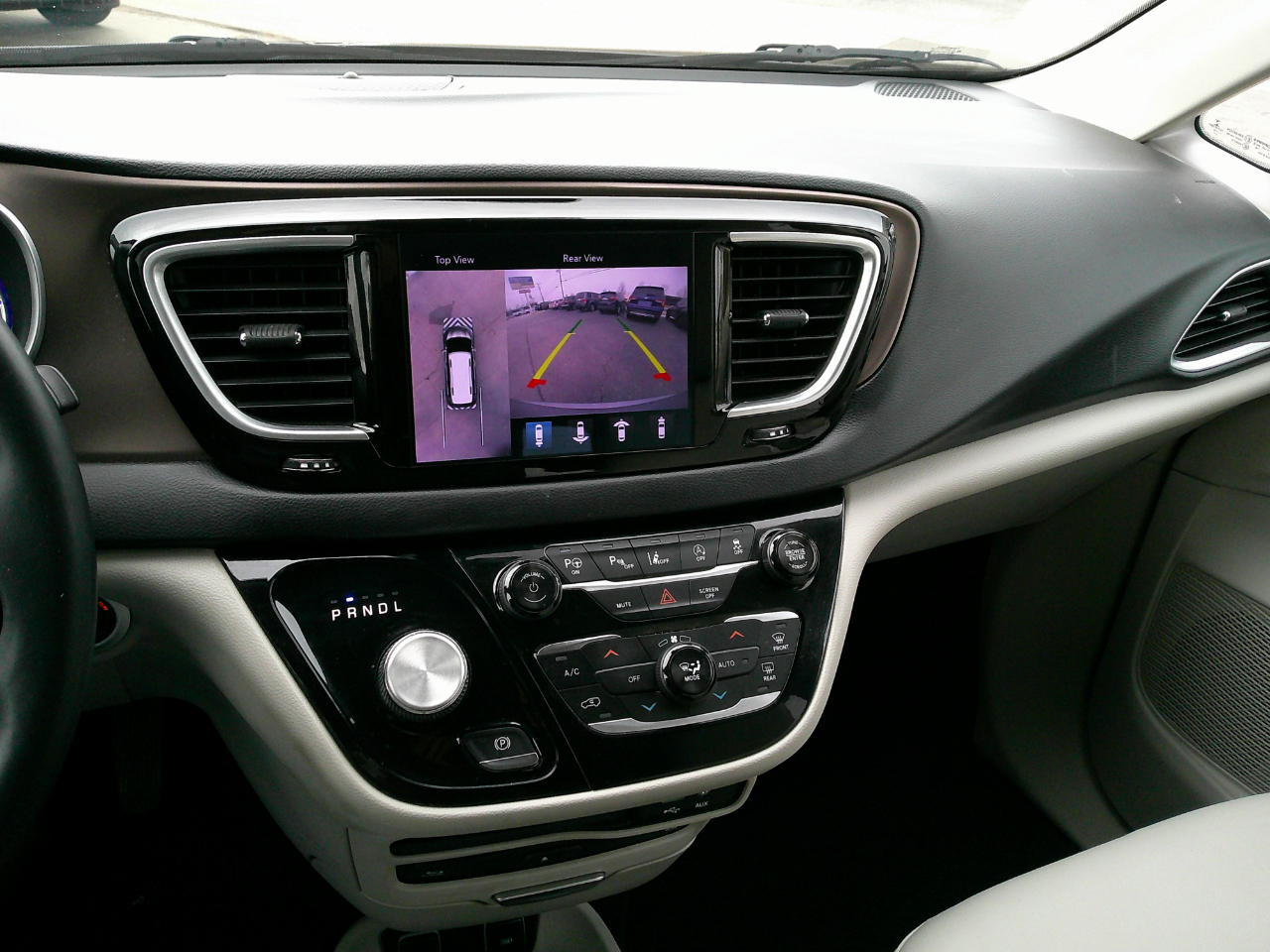 Chrysler Pacifica Touring L Plus FWD 2018