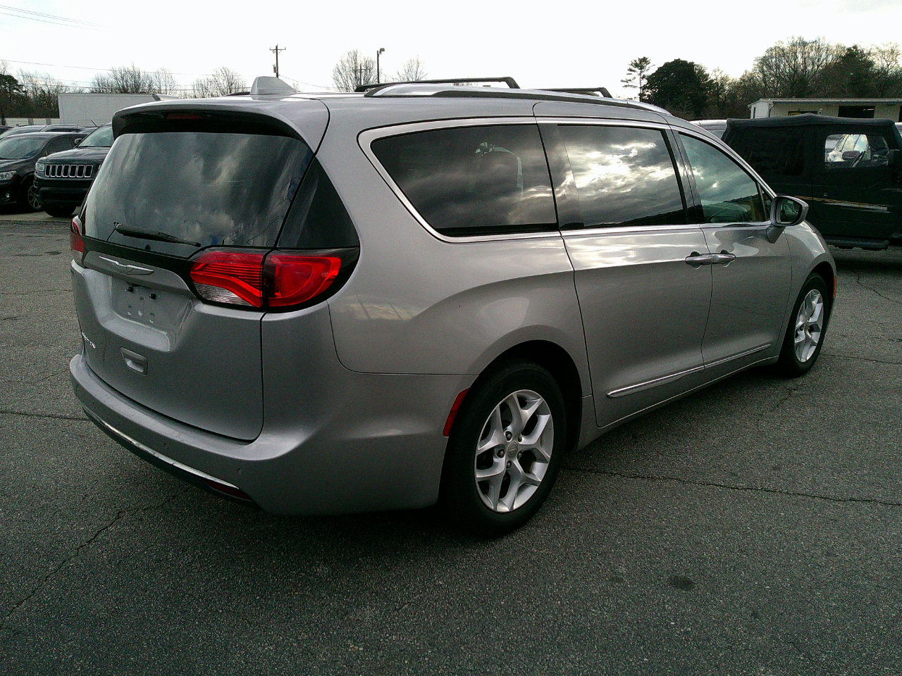 Chrysler Pacifica Touring-L Plus FWD 2017