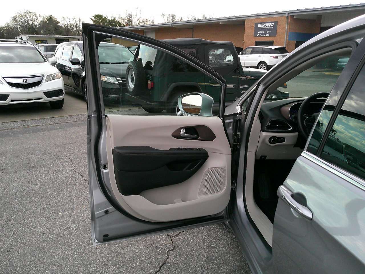 Chrysler Pacifica Touring-L Plus FWD 2017