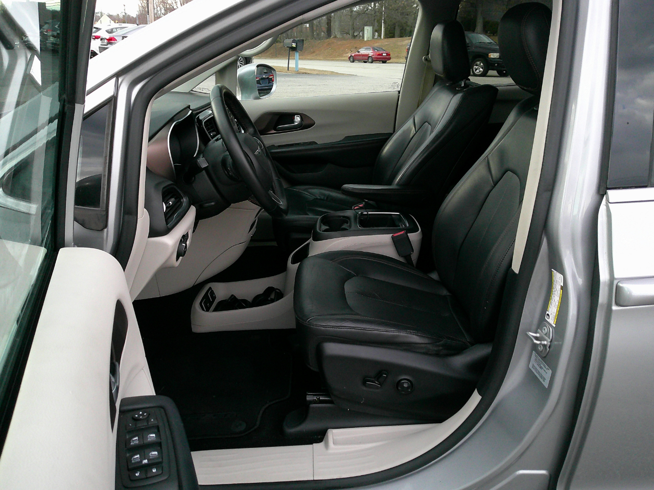 Chrysler Pacifica Touring-L Plus FWD 2017