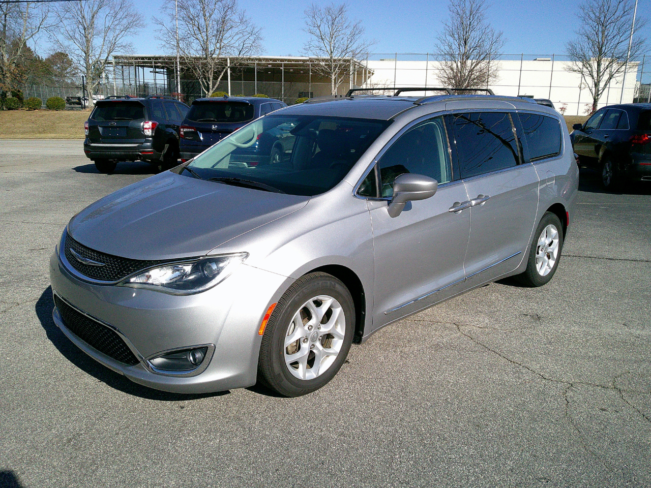 Chrysler Pacifica Touring-L Plus FWD 2017