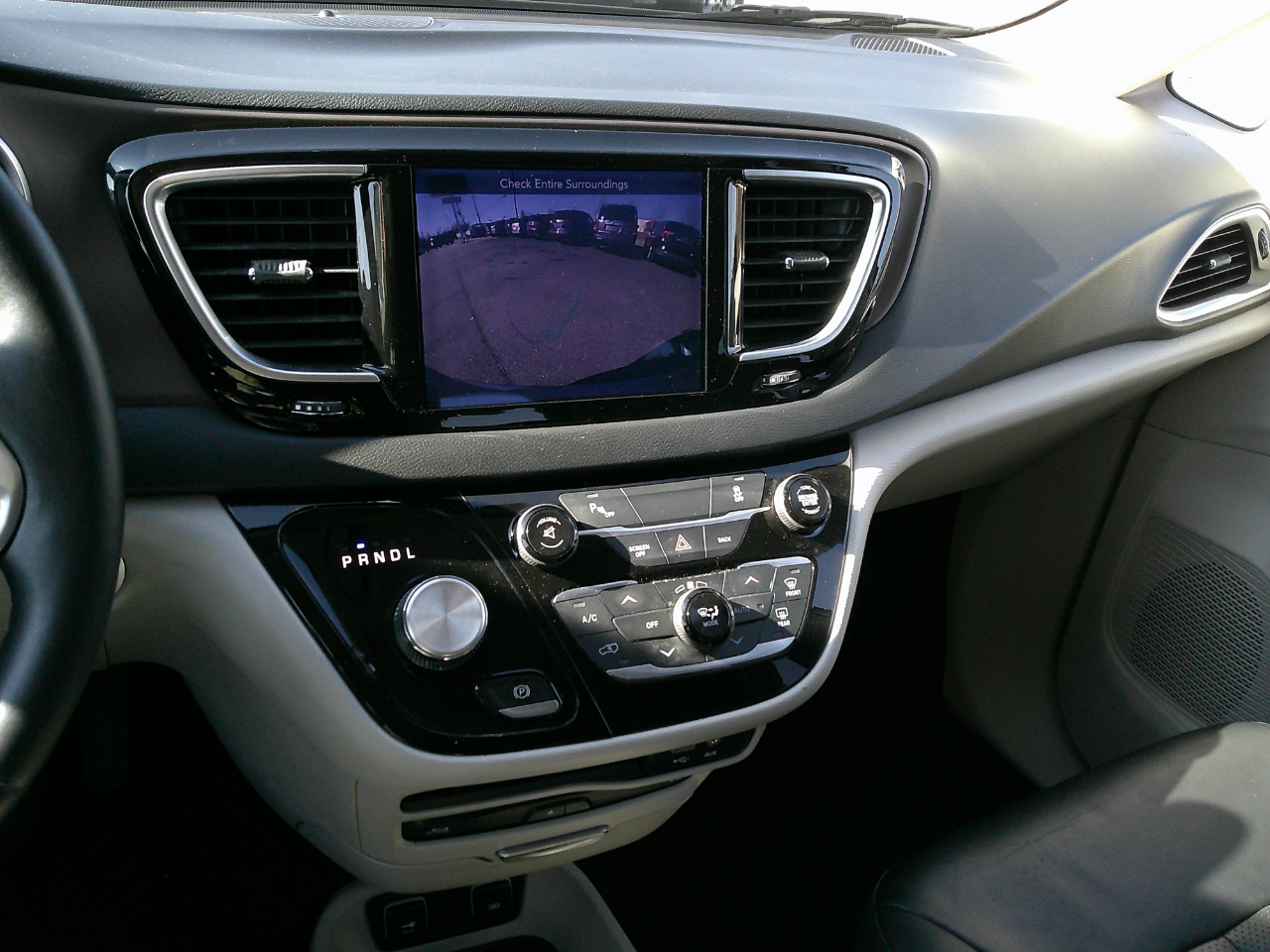 Chrysler Pacifica Touring-L Plus FWD 2017