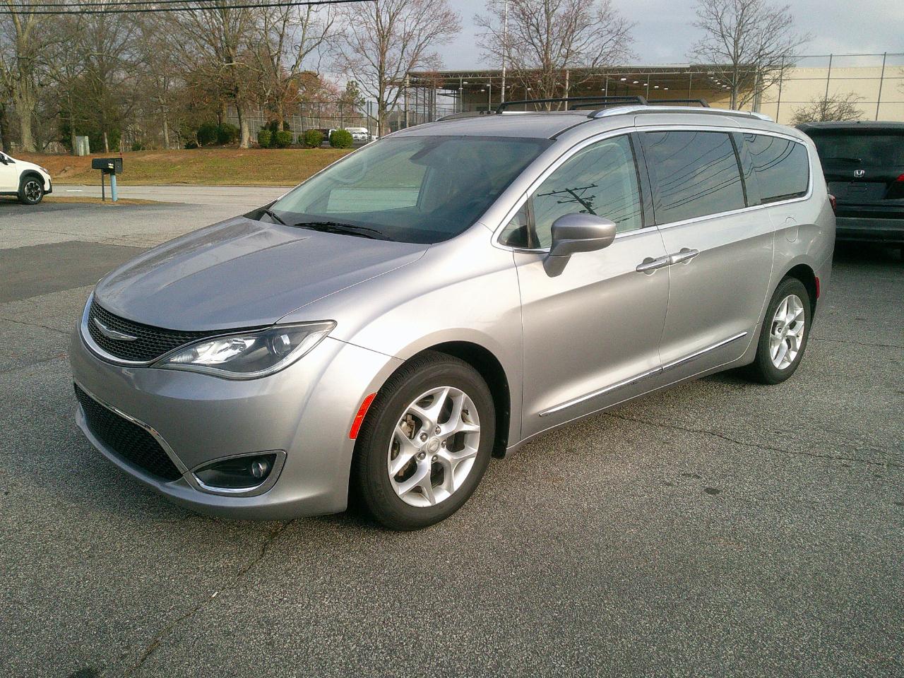 Chrysler Pacifica Touring-L Plus FWD 2017