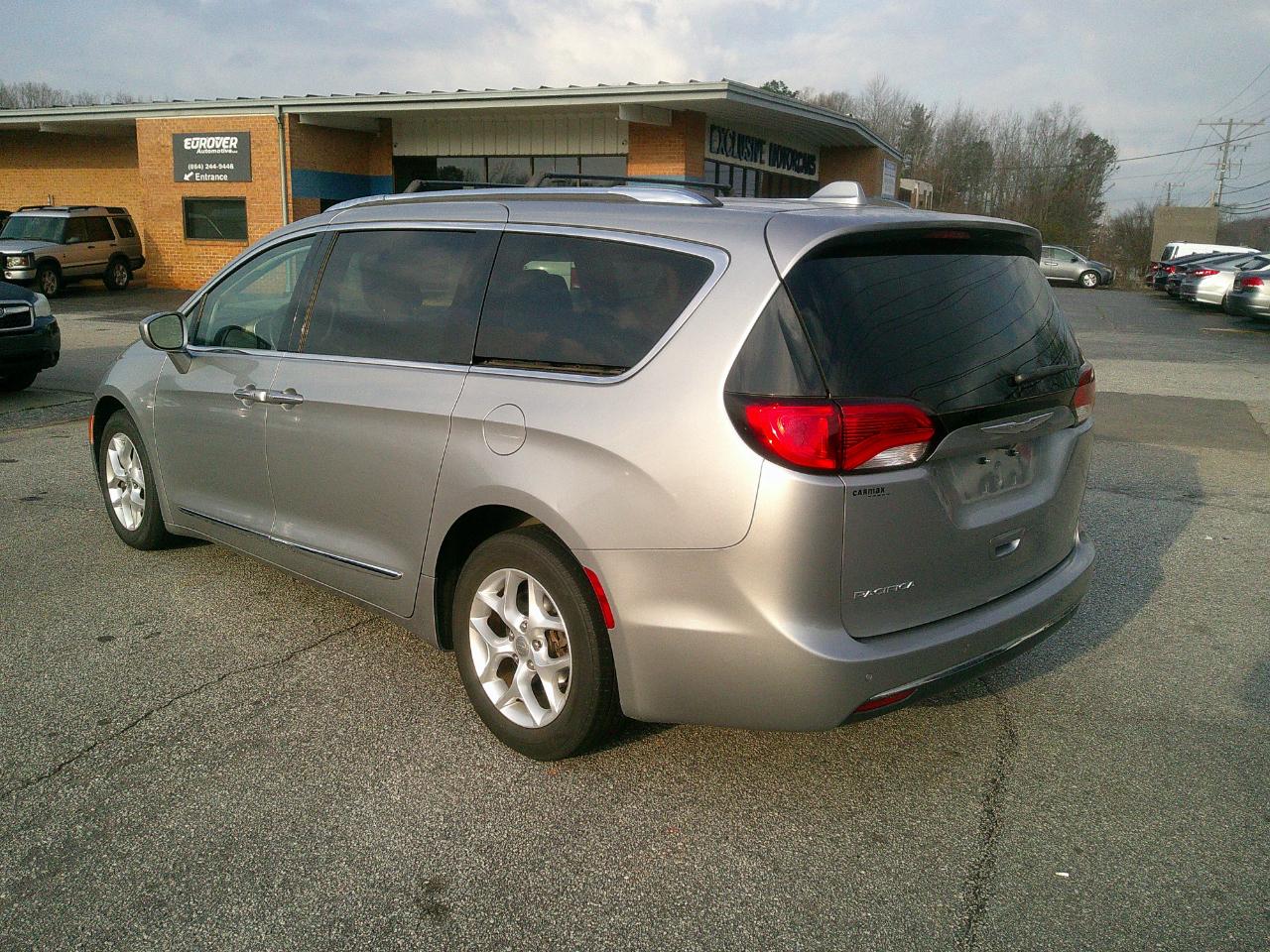 Chrysler Pacifica Touring-L Plus FWD 2017