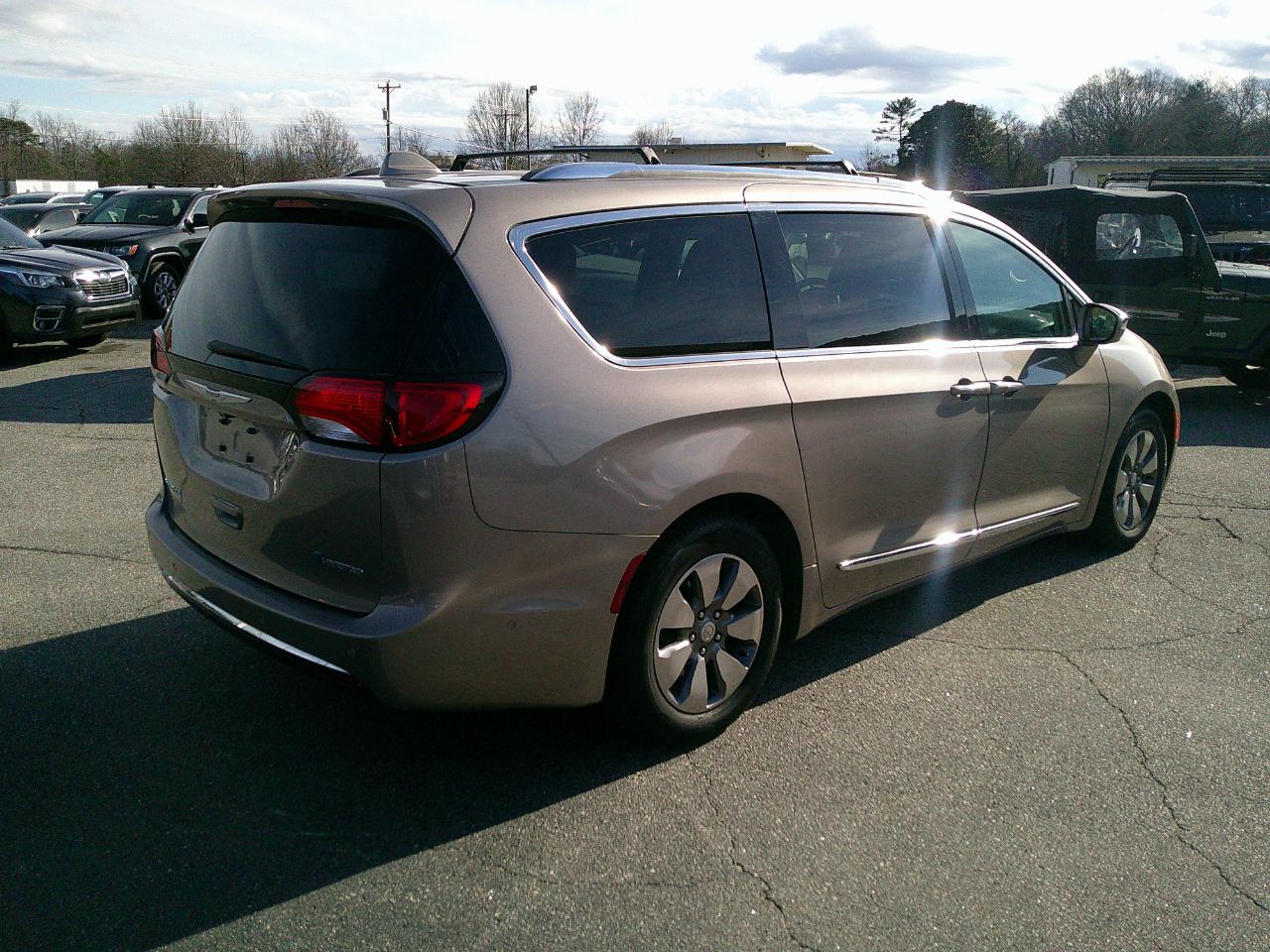 Chrysler Pacifica Hybrid Limited FWD 2018