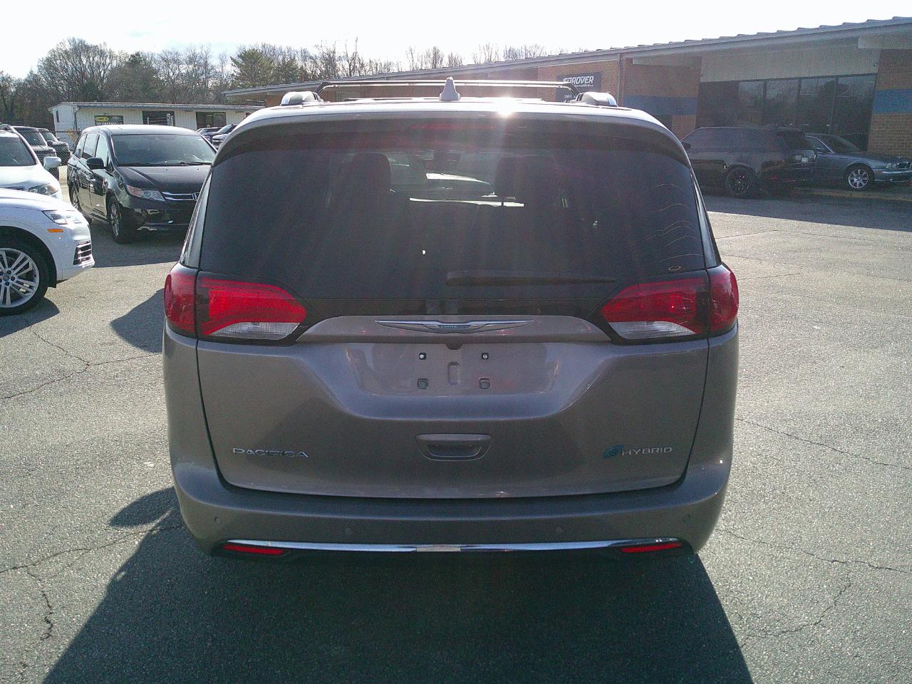 Chrysler Pacifica Hybrid Limited FWD 2018