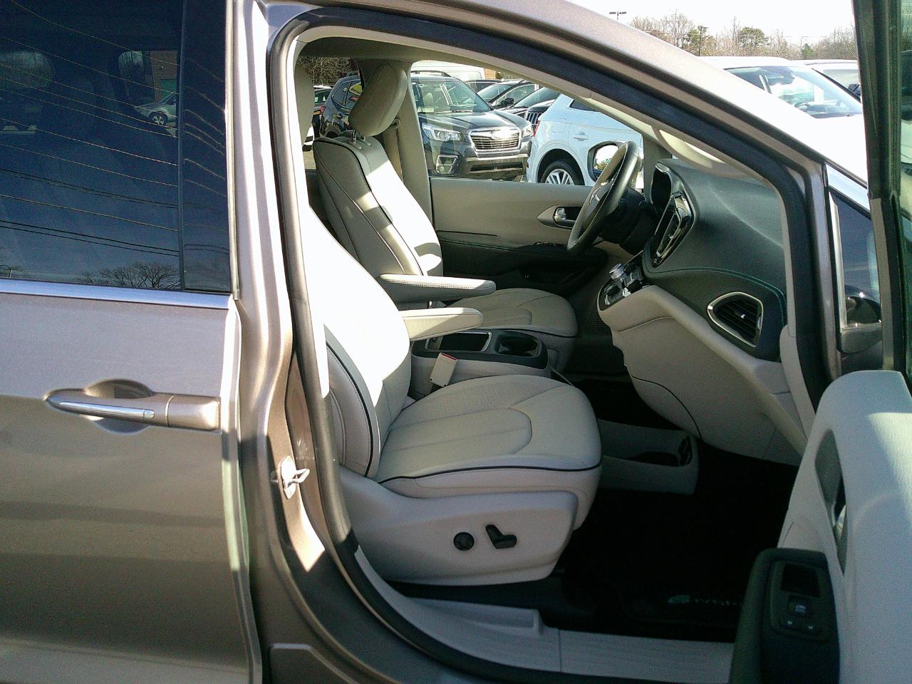 Chrysler Pacifica Hybrid Limited FWD 2018