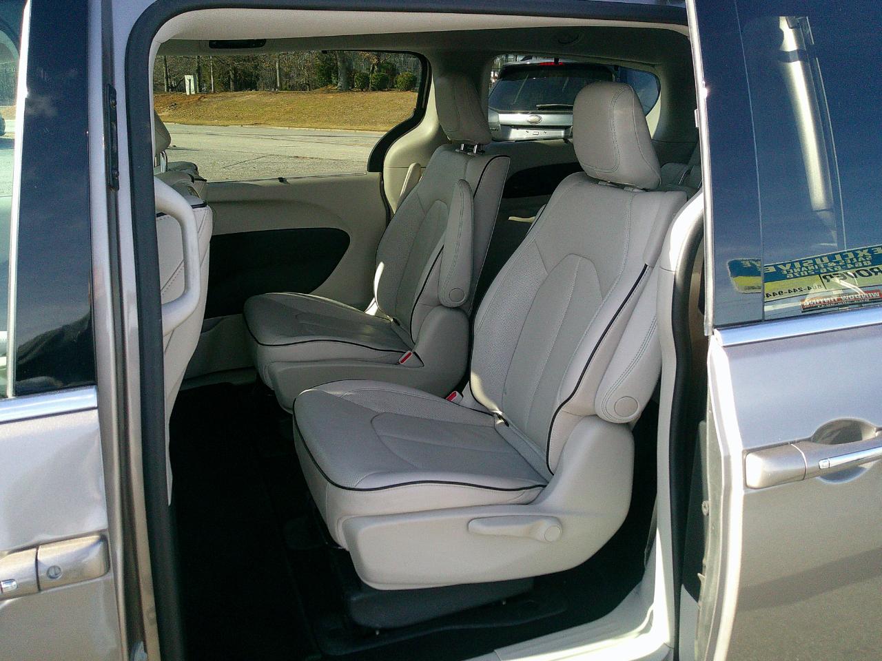 Chrysler Pacifica Hybrid Limited FWD 2018