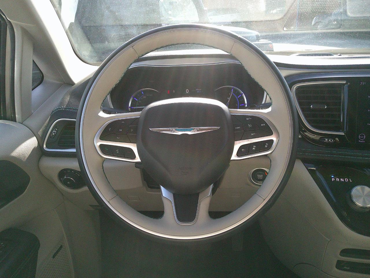 Chrysler Pacifica Hybrid Limited FWD 2018