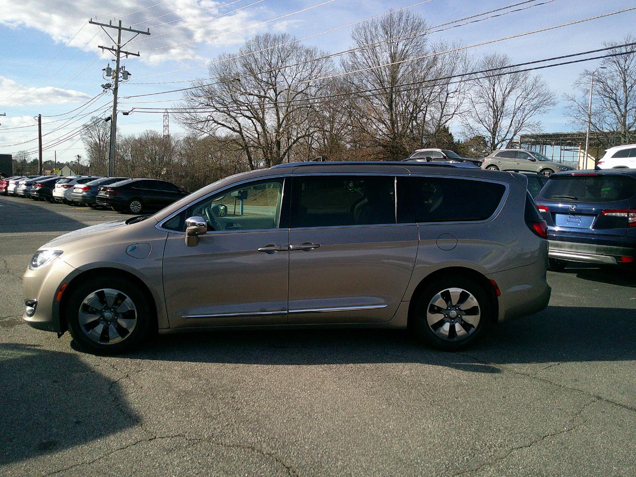 Chrysler Pacifica Hybrid Limited FWD 2018