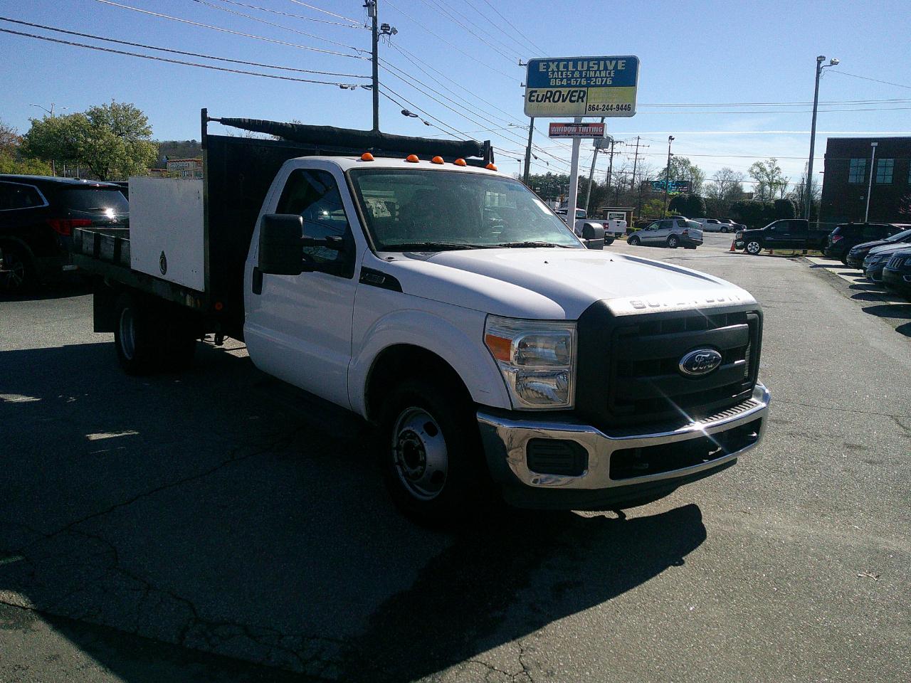 2011 Ford Super Duty F-350 DRW 2WD Reg Cab 141" WB 60" CA XLT