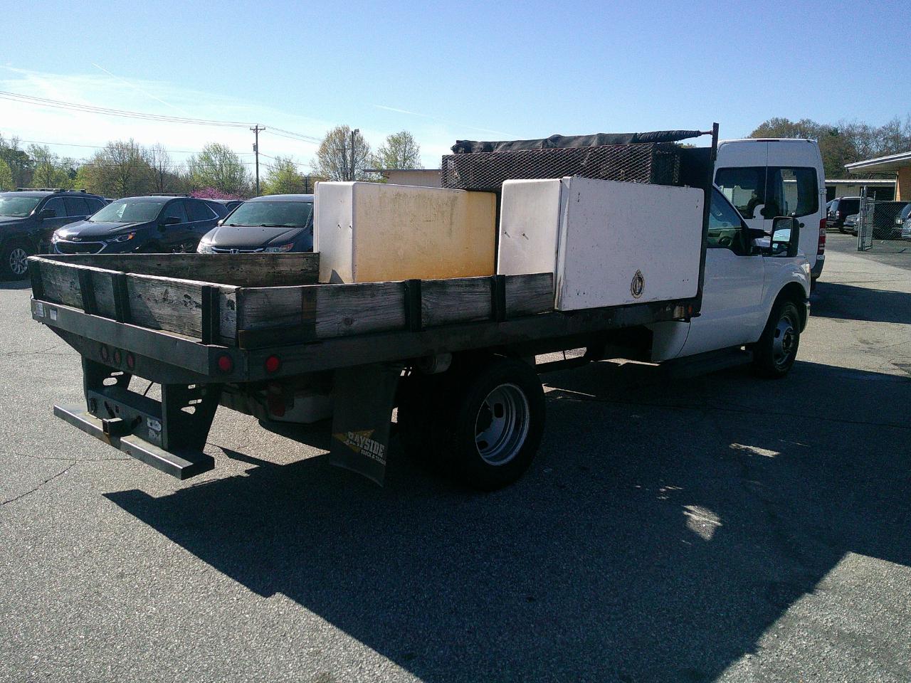 Ford Super Duty F-350 DRW 2WD Reg Cab 141" WB 60" CA XLT 2011