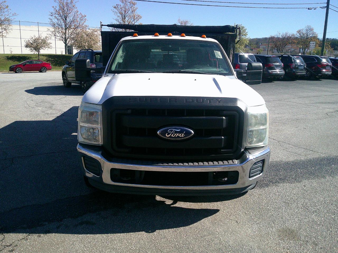 Ford Super Duty F-350 DRW 2WD Reg Cab 141" WB 60" CA XLT 2011