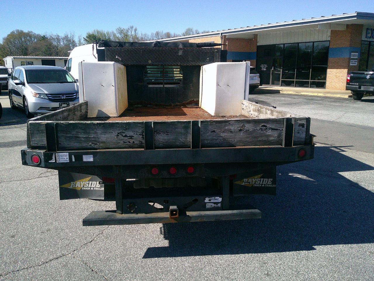 Ford Super Duty F-350 DRW 2WD Reg Cab 141" WB 60" CA XLT 2011