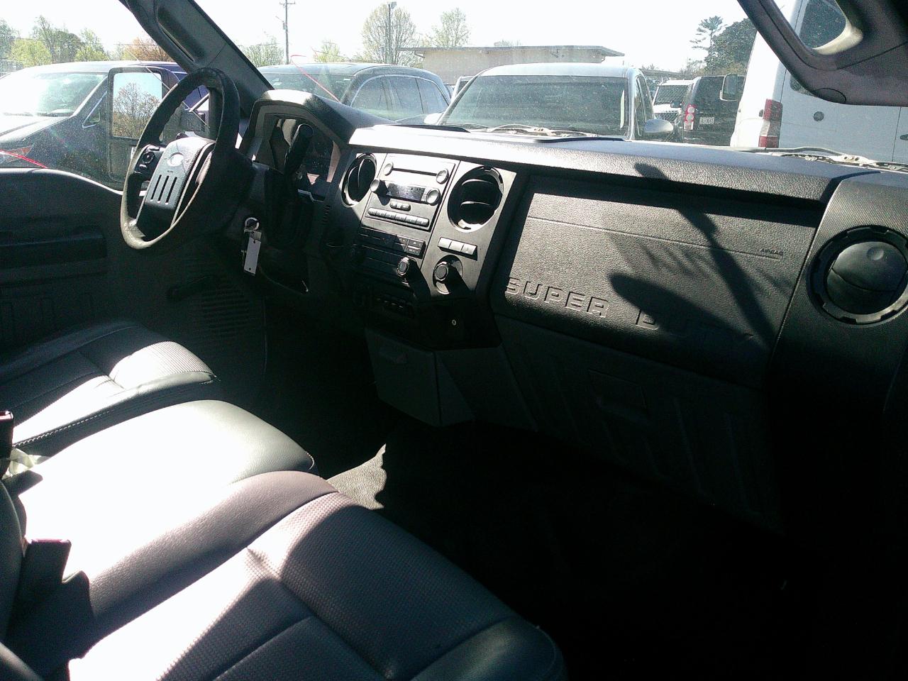 Ford Super Duty F-350 DRW 2WD Reg Cab 141" WB 60" CA XLT 2011