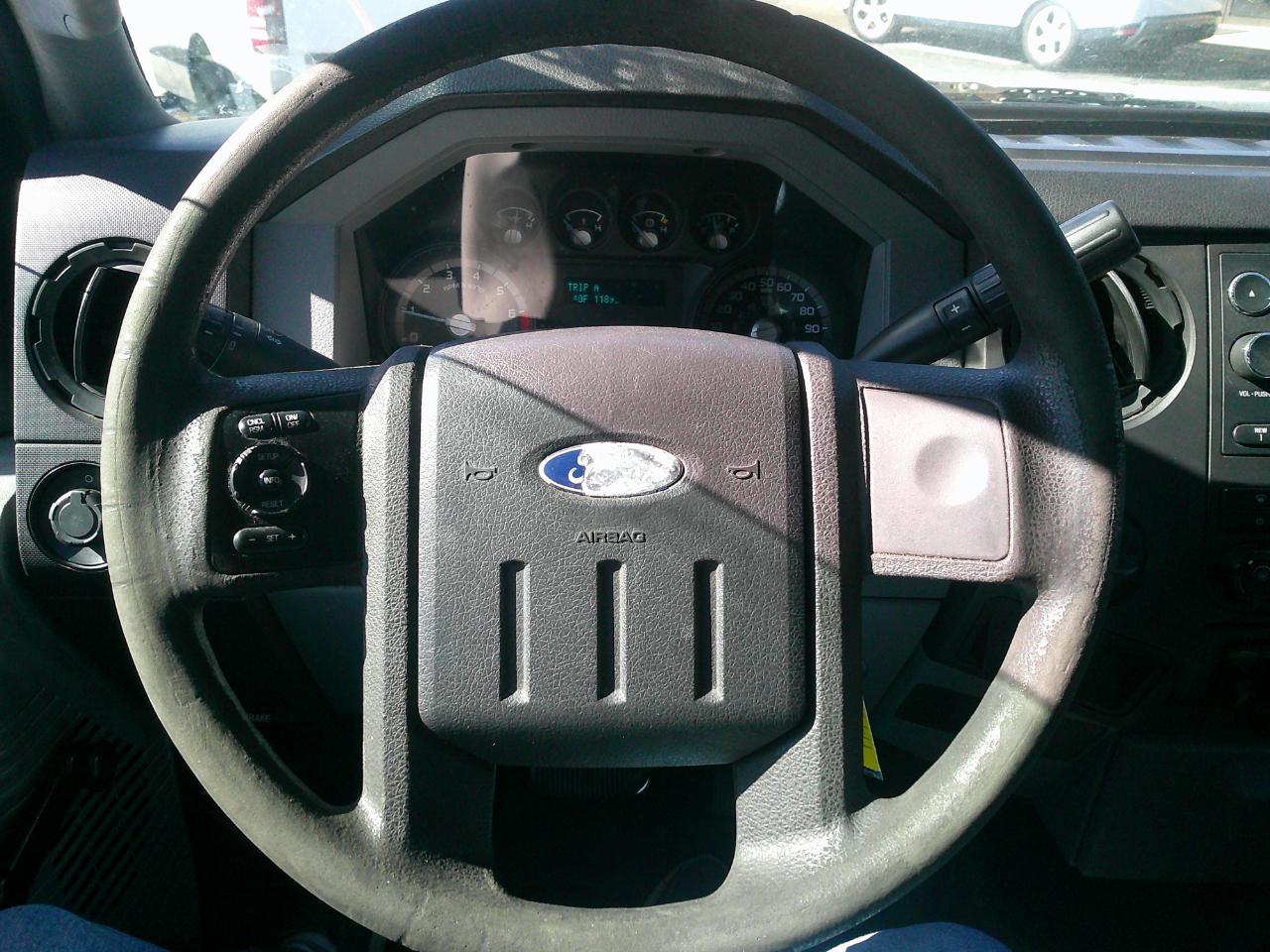 Ford Super Duty F-350 DRW 2WD Reg Cab 141" WB 60" CA XLT 2011